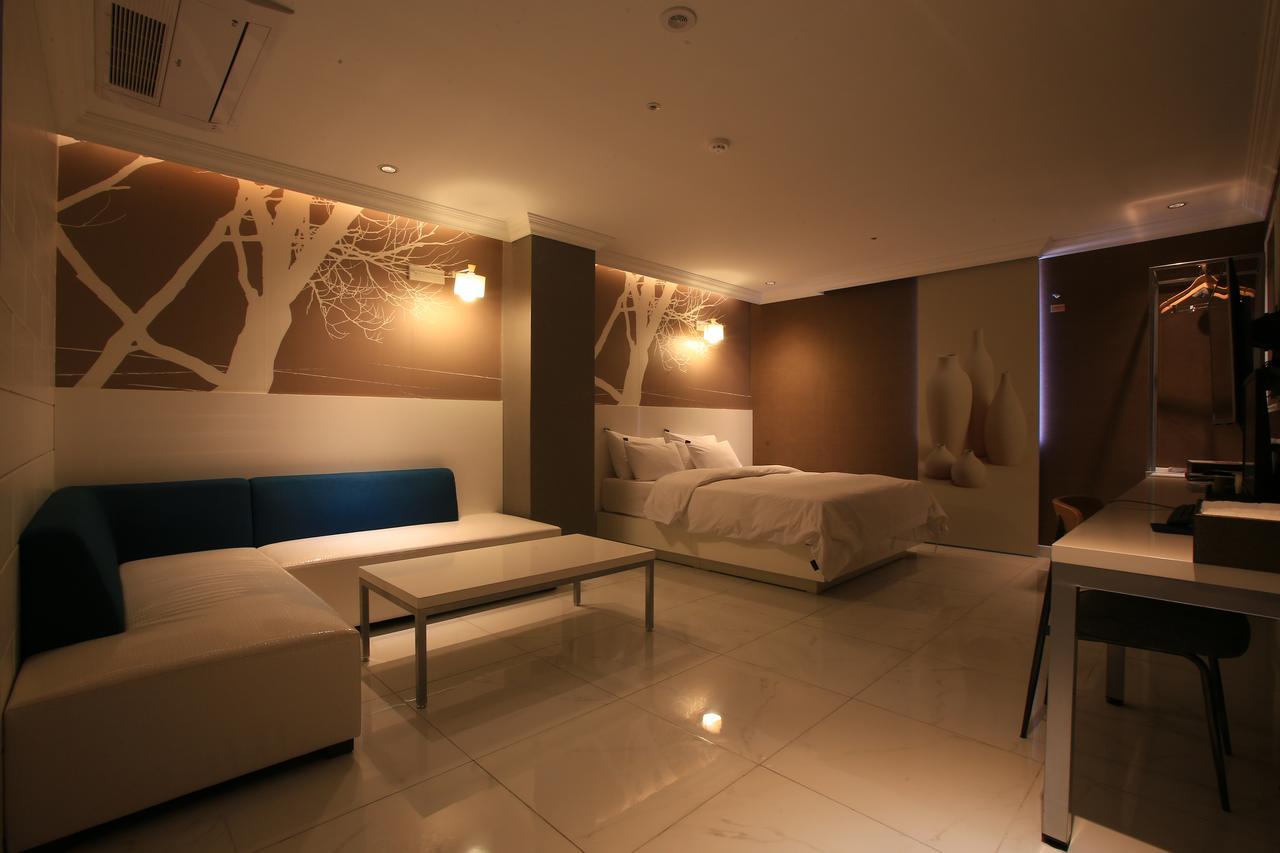 Gram Hotel Namyangju Exteriör bild
