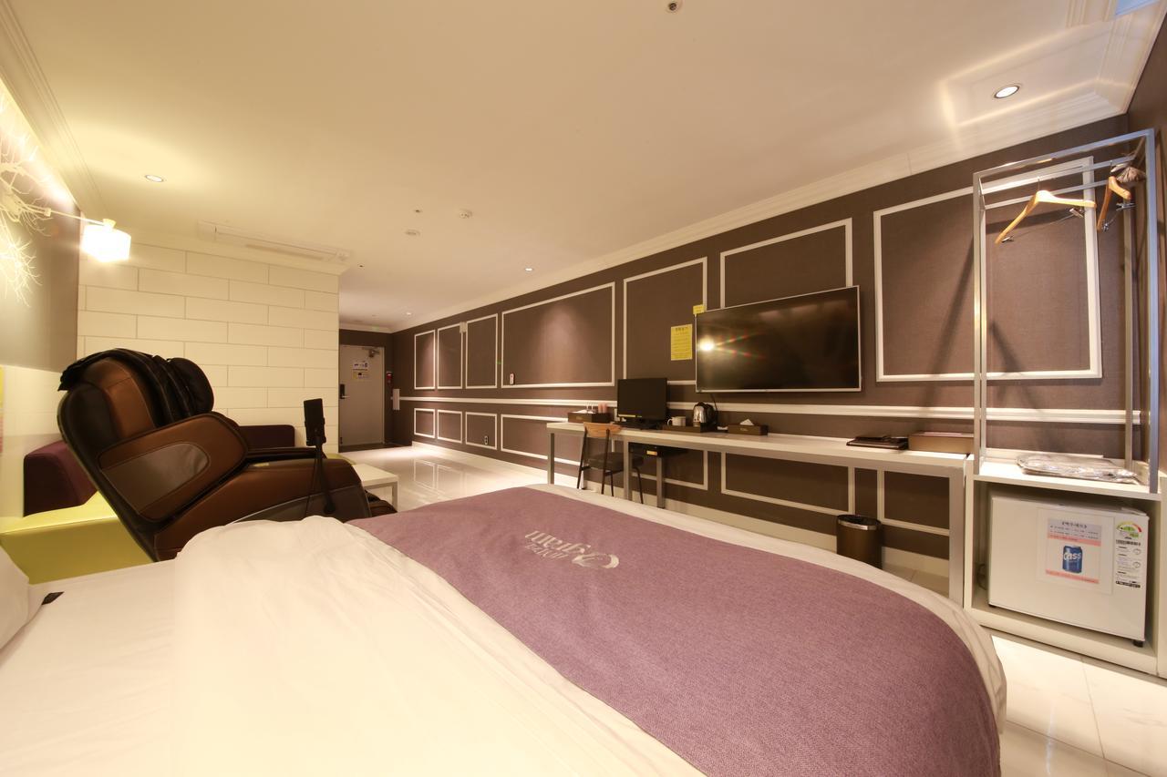 Gram Hotel Namyangju Exteriör bild